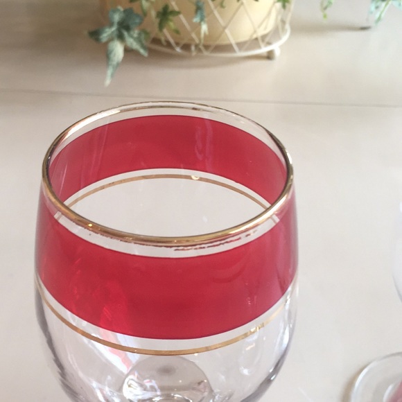4 Red trimmed Goblets - Picture 4 of 4